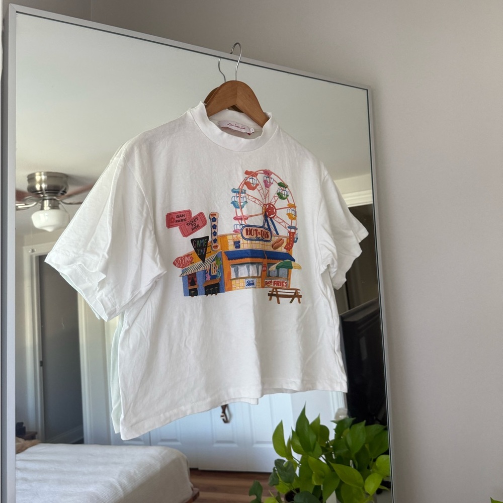 Lisa Says Gah graphic tee
